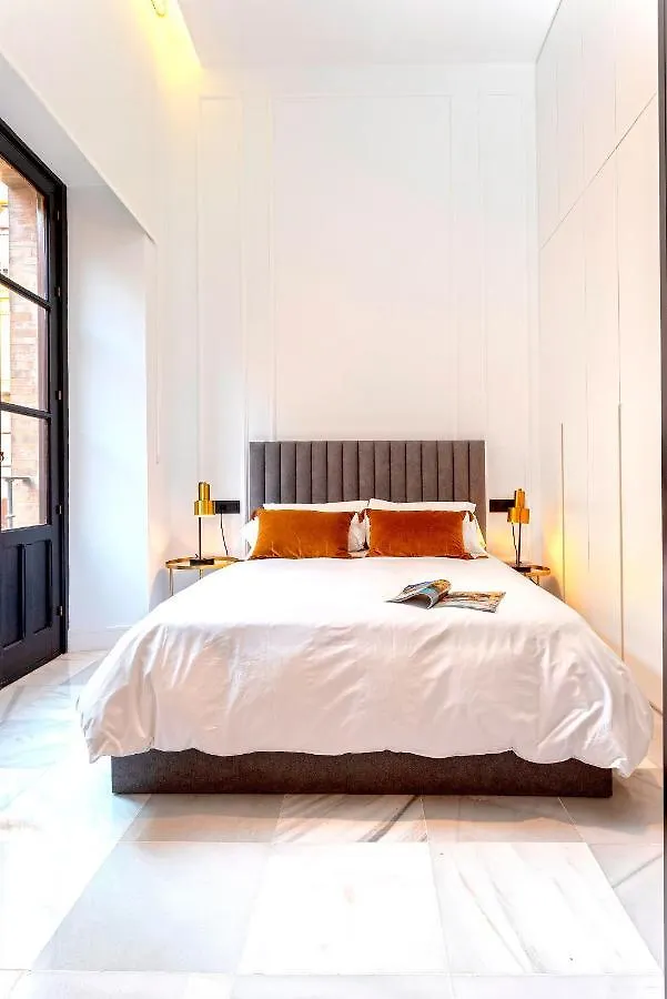 Genteel Home Giralda Seville