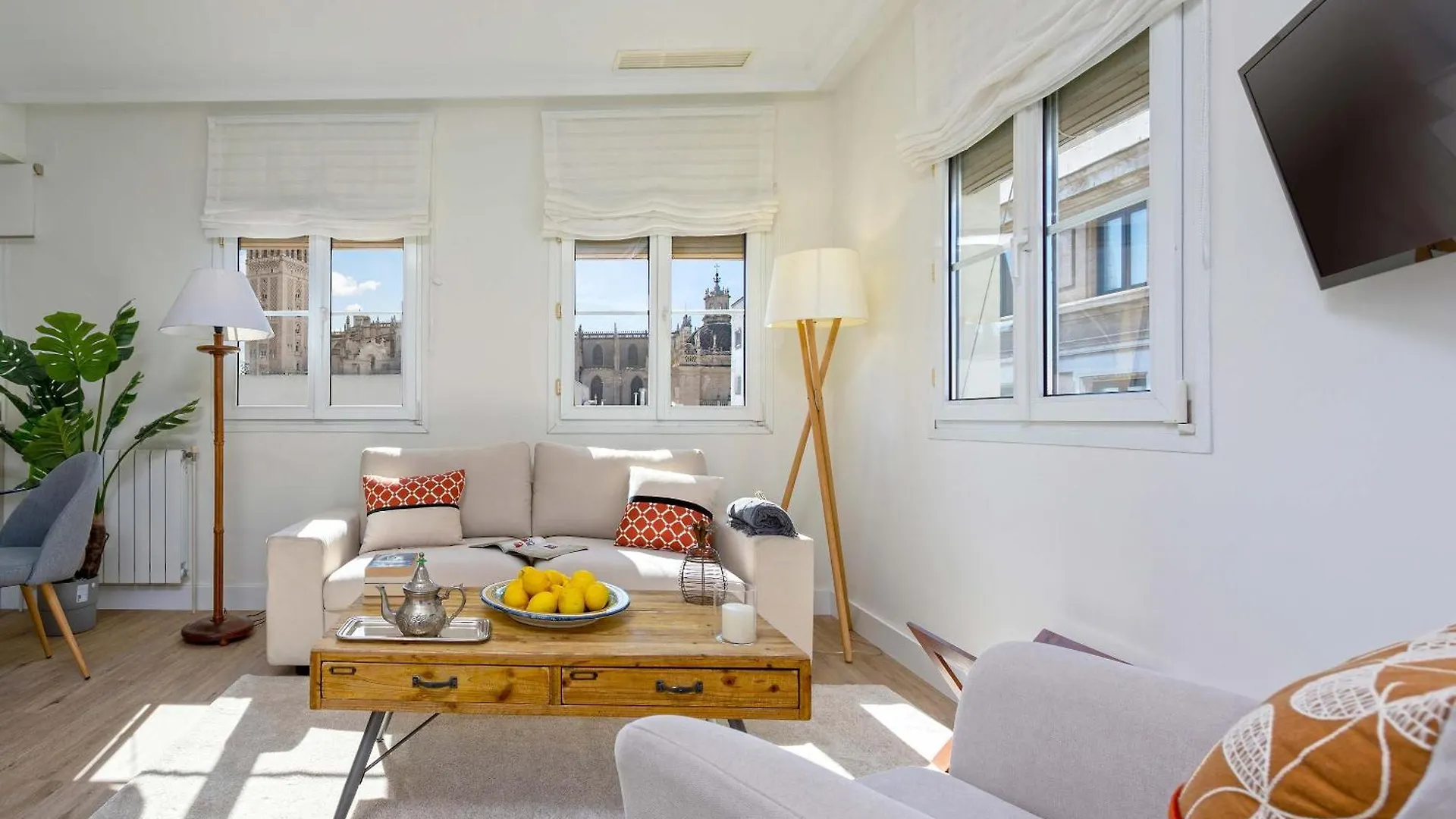Genteel Home Giralda Seville Apartment